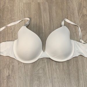 Victoria’s Secret Semi Uplift Bra